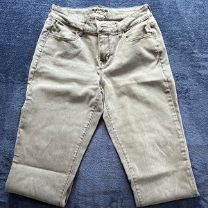 Women’s Maurice’s jeggings. Size medium long